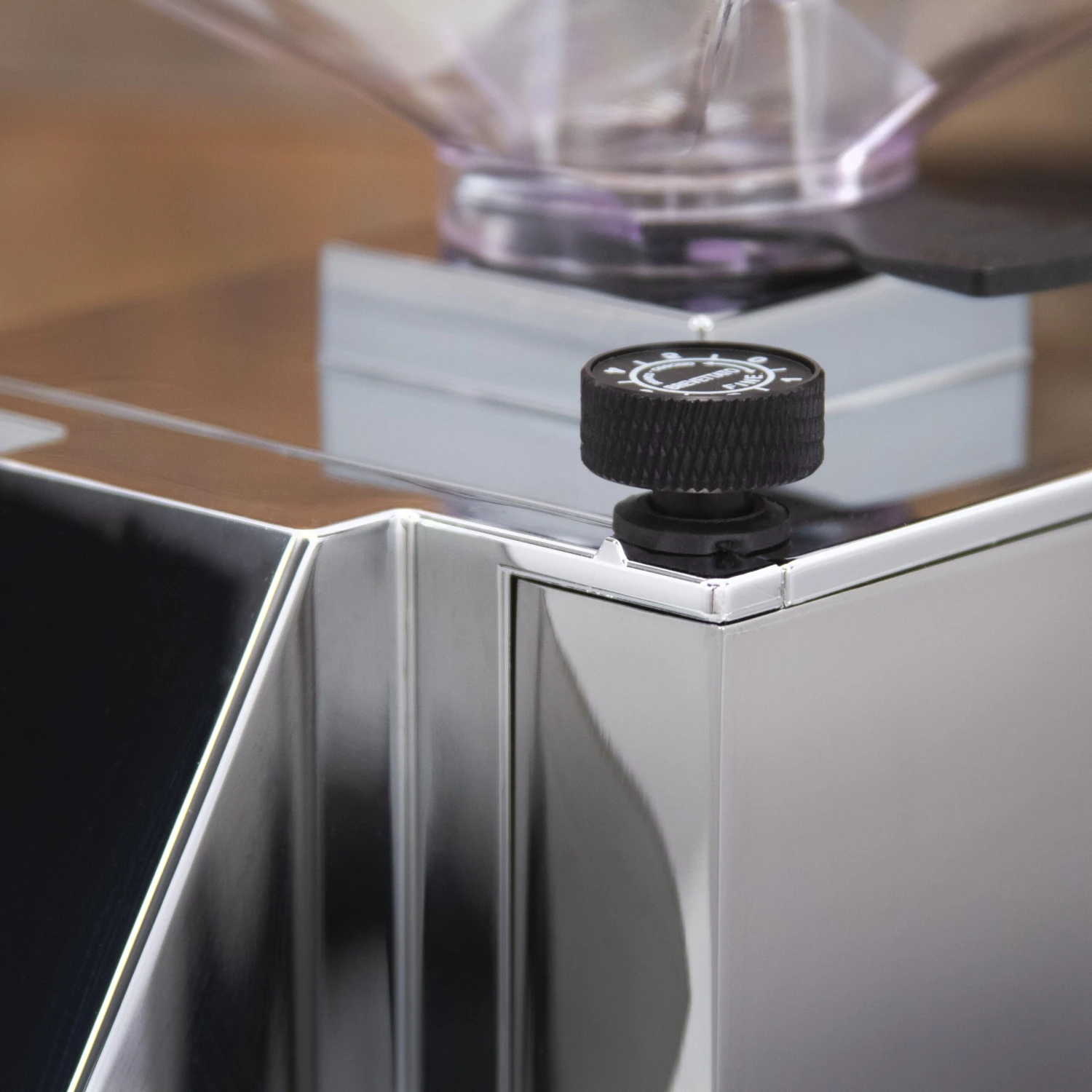 Eureka Mignon Silenzio Espresso Grinder In Dubai Gold 5 Eureka Mignon Silenzio Espresso Grinder In Dubai Gold - Image 3