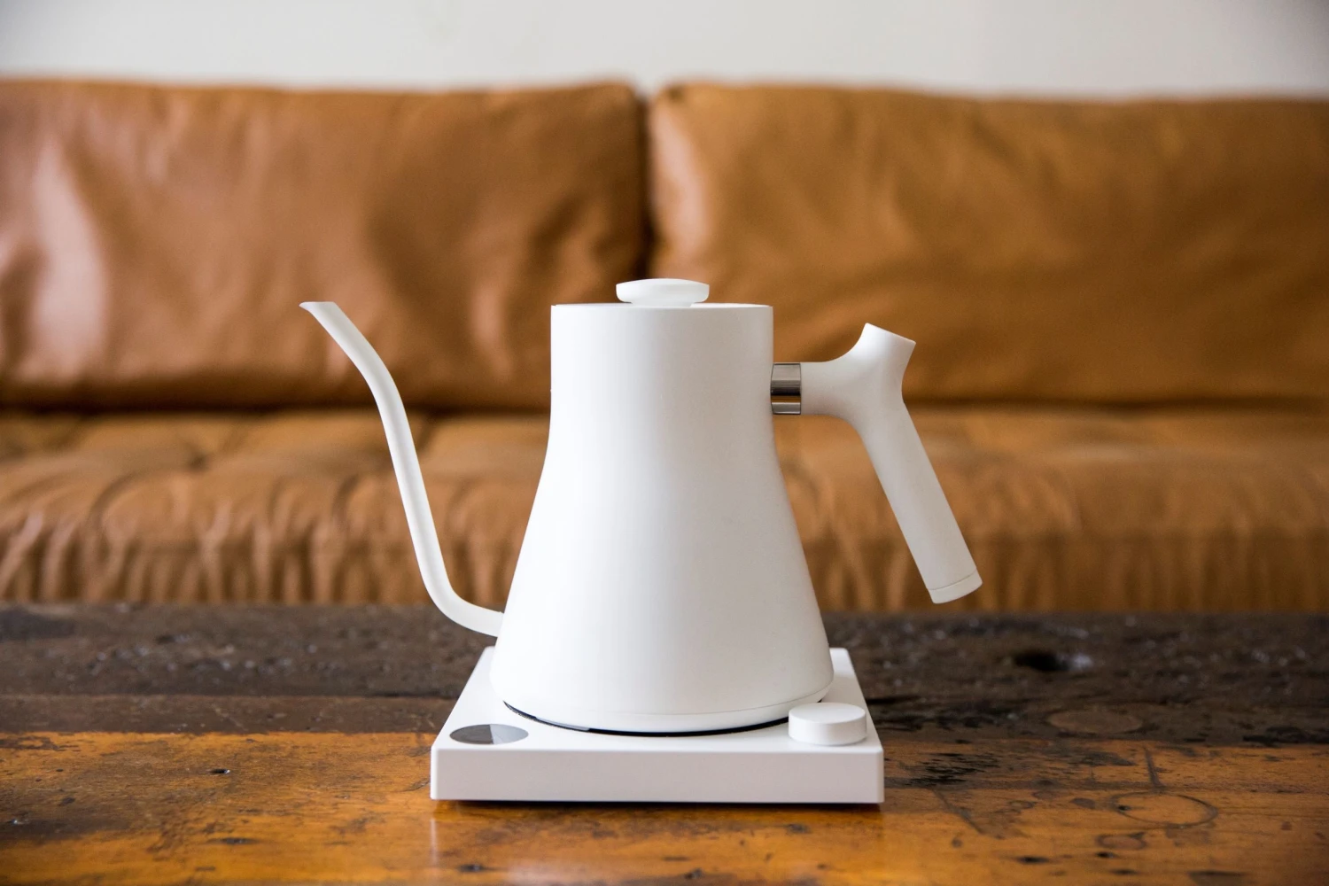 Fellow Stagg EKG 0.9L Kettle - Matte White 5 Fellow Stagg EKG 0.9L Kettle - Matte White - Image 3
