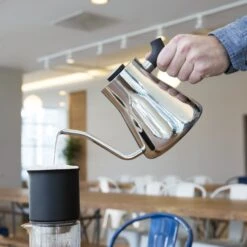 Fellow Stagg 1L Pour-Over Kettle - Polished Steel -Coffee Series Store TG7A6179