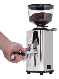 ECM S-Manuale 64 Espresso Grinder 16 ECM S-Manuale 64 Espresso Grinder -Coffee Series Store manuale von unten in aktion 2